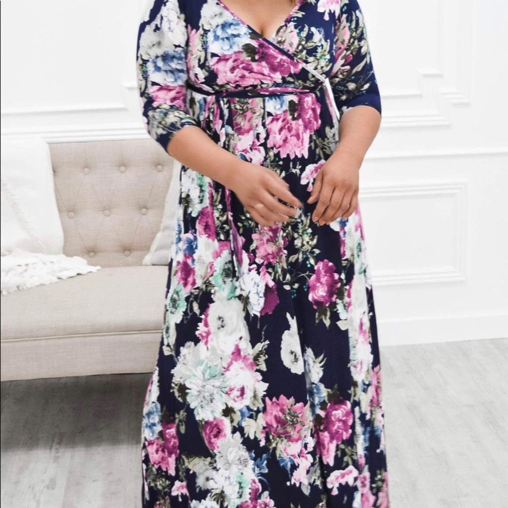 MWT Darling navy floral maxi dress!